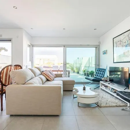 Oceanfront Penthouse Apartment Albufeira