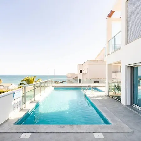 Oceanfront Penthouse Apartment *